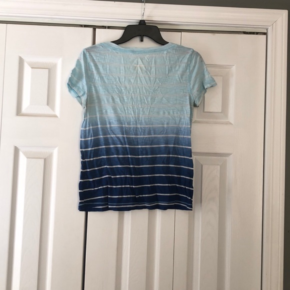 Aeropostale v-neck - Picture 2 of 3